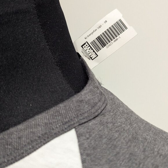 NYCC 2022 Exclusive AvengerCon Raglan Tee Small — Ms. Marvel Shirt — NWT - Picture 3 of 7